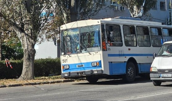 Обстріляний тролейбус в Херсоні. Fot. Telegram/Прокудін Олександр - Офіційна сторінка
