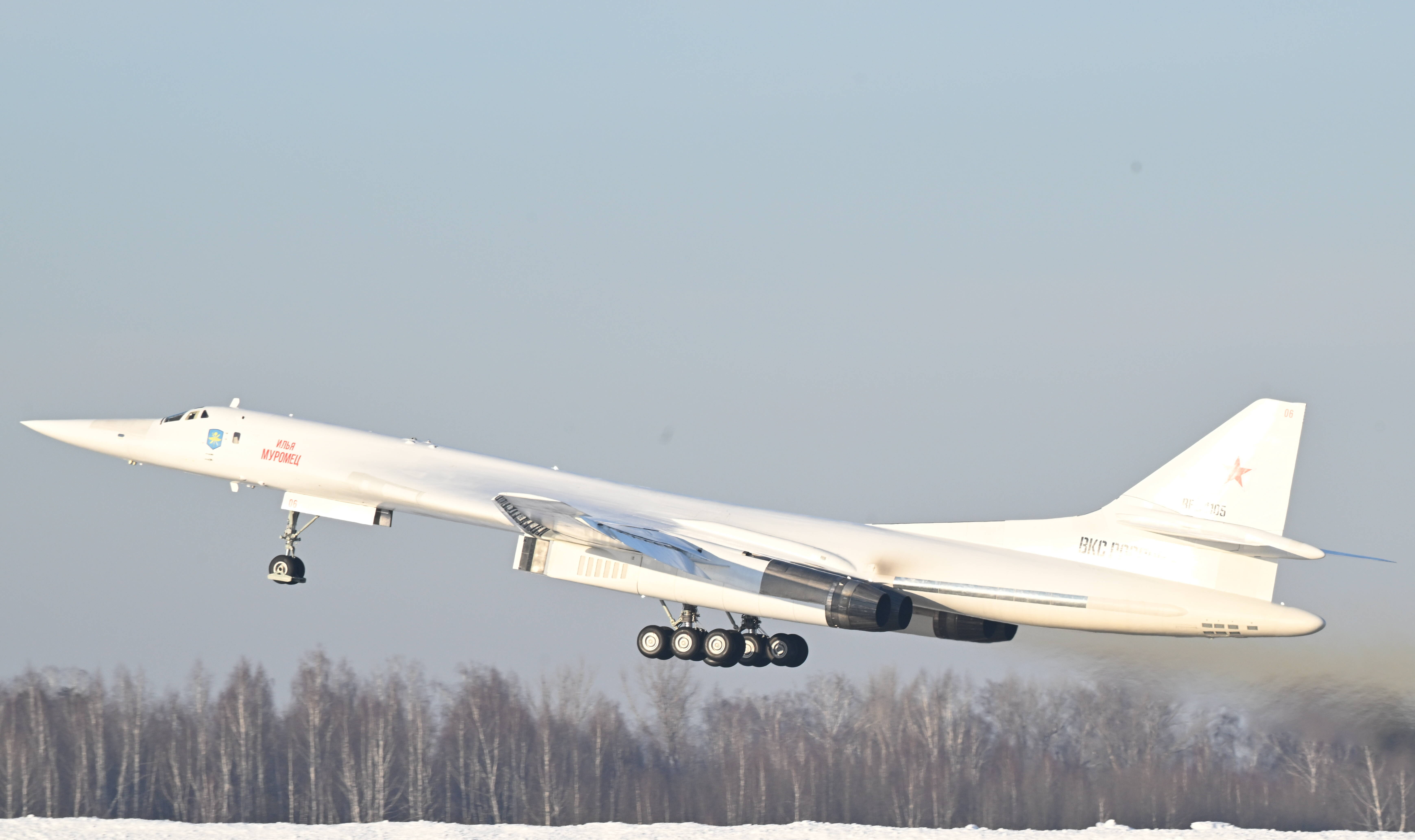 Стратегічний ракетоносець Ту-160, фотоілюстрація, fot. PAP/	DMITRIY AZAROV/SPUTNIK/KREMLIN POOL