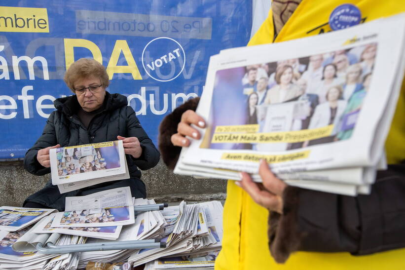 Підготовка до виборів президента Молдови. Fot. PAP/EPA/DUMITRU DORU