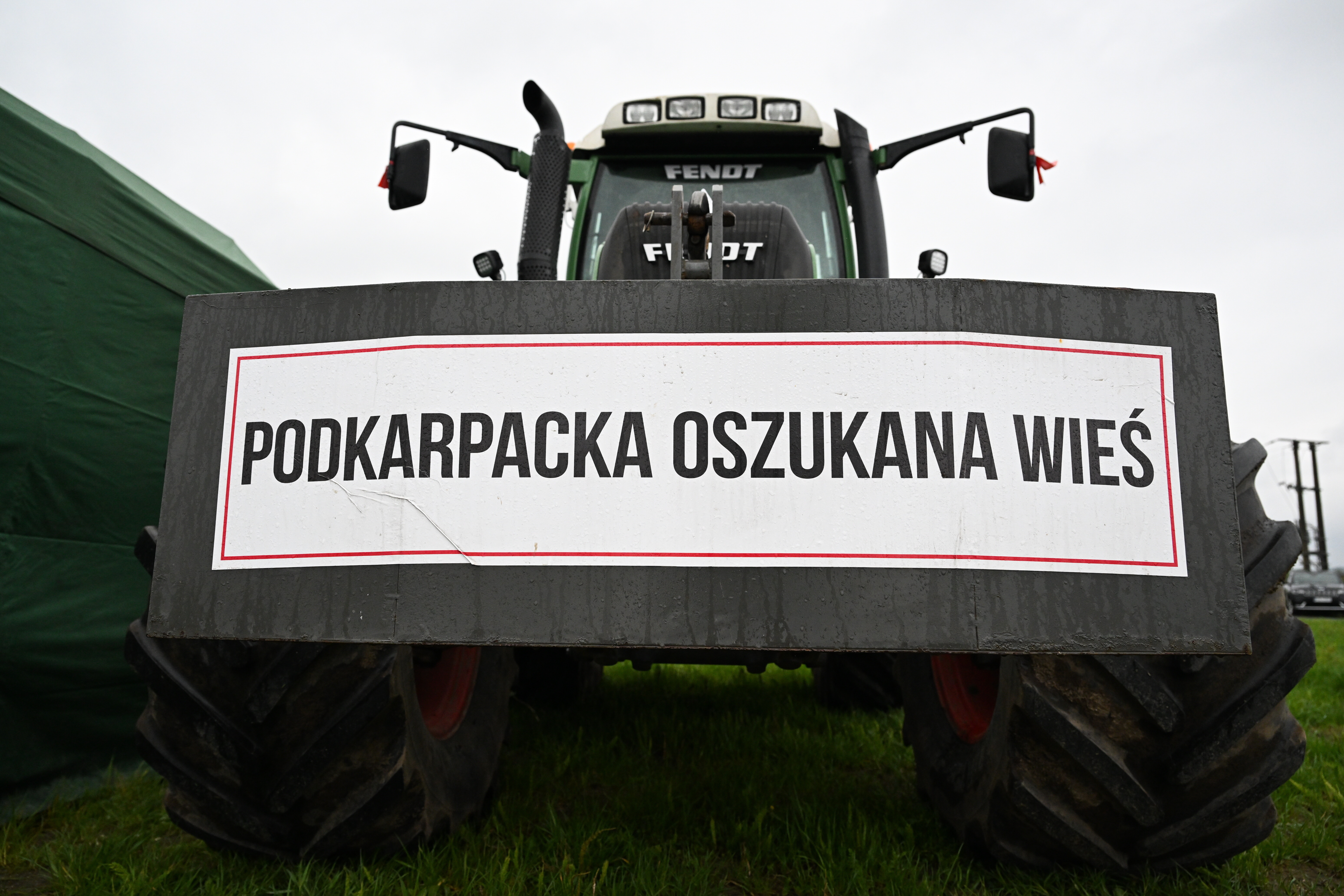 Протест фермерів біля польсько-українського прикордонного переходу в Медиці. Fot. PAP/Darek Delmanowicz