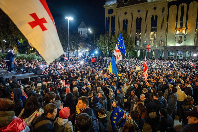 Протест прихильників опозиції проти фальсифікацій виборів. Фотоілюстрація. Fot. PAP/Marek Gorczyński