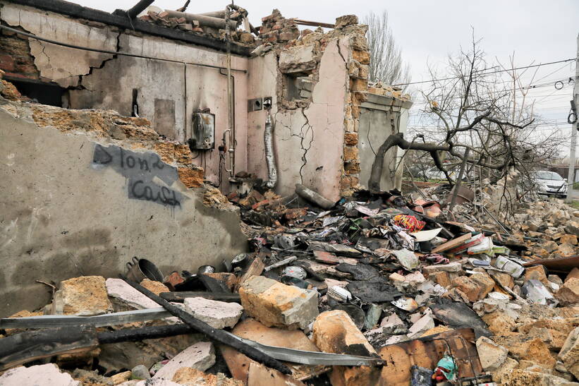 Руйнування після ракетного обстрілу в Одесі, фотоілюстрація. Fot. PAP/Alena Solomonova