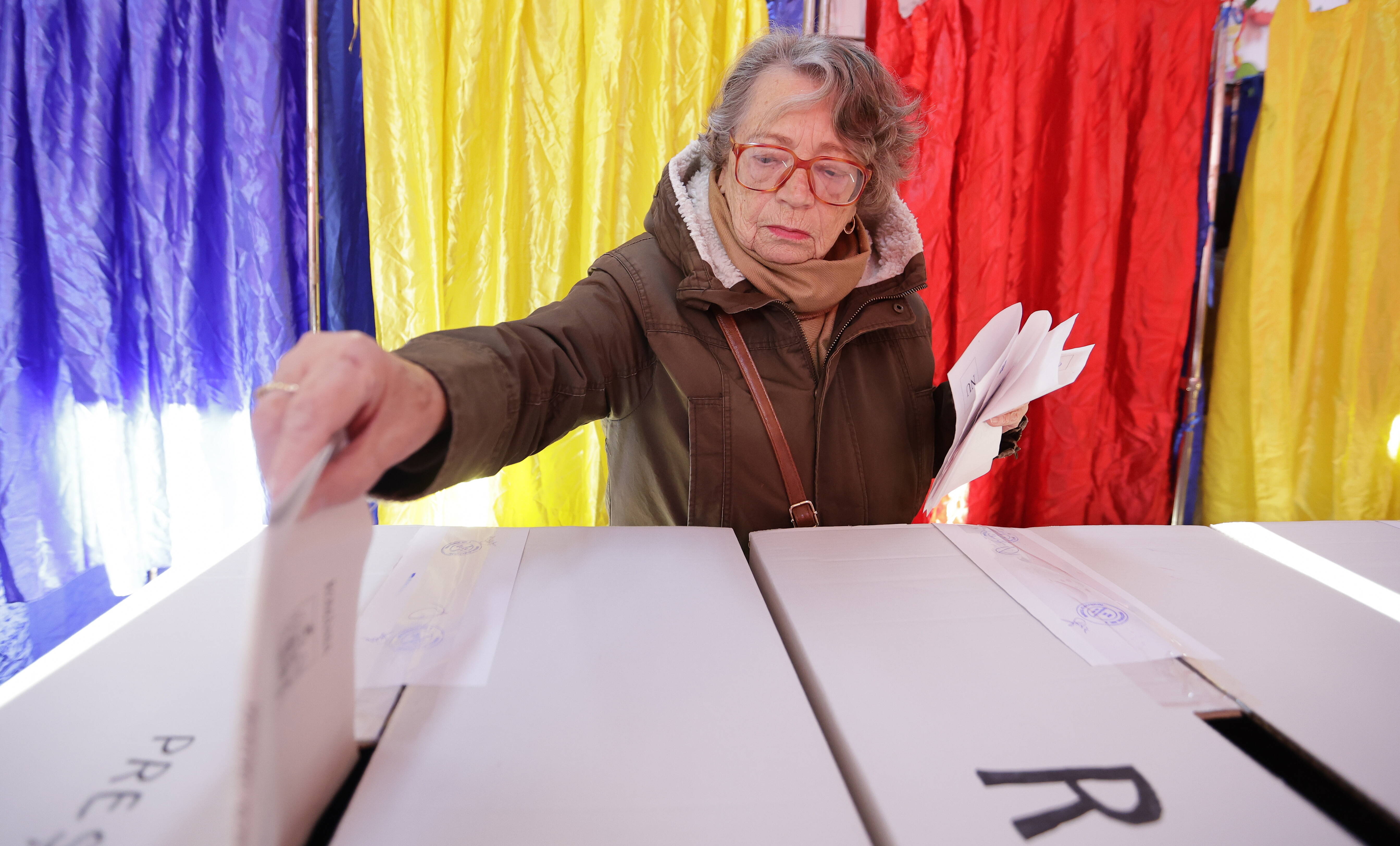 Вибори в Румунії Fot. PAP/EPA/ROBERT GHEMENT