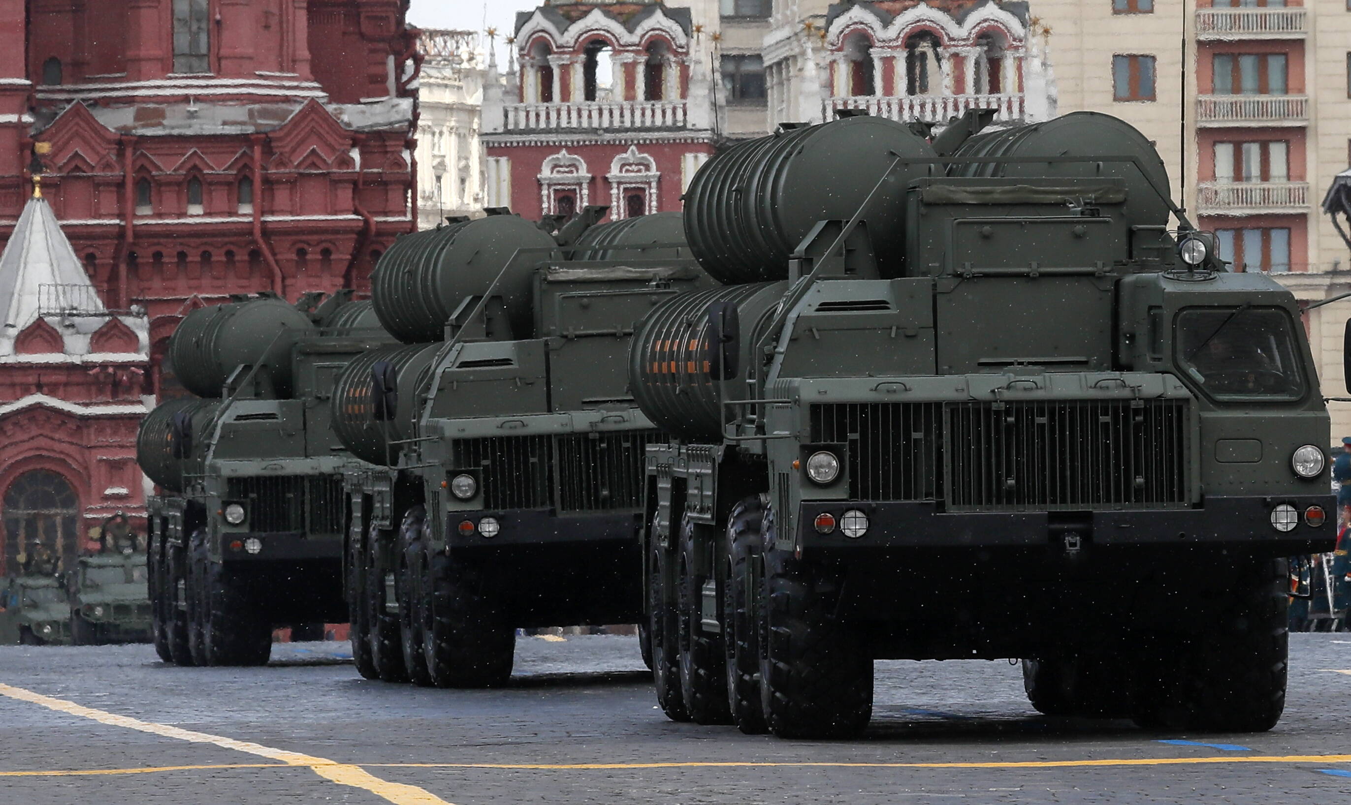 Російські системи С-400. Fot. PAP/EPA/YURI KOCHETKOV