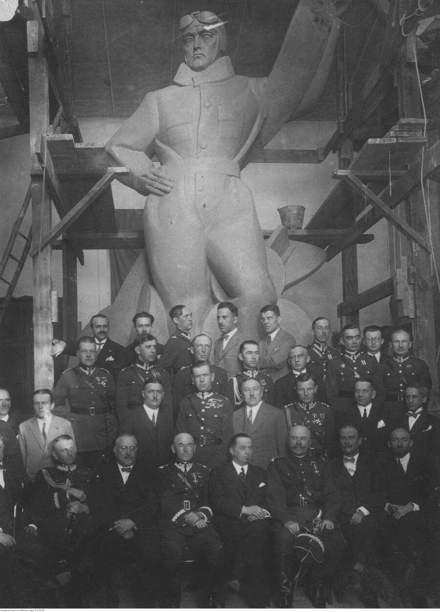 Komitet Budowy Pomnika Lotnika, 1927, fot. NAC