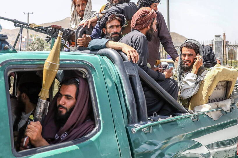 Talibowie w Kabulu. Fot. PAP/EPA/STRINGER 