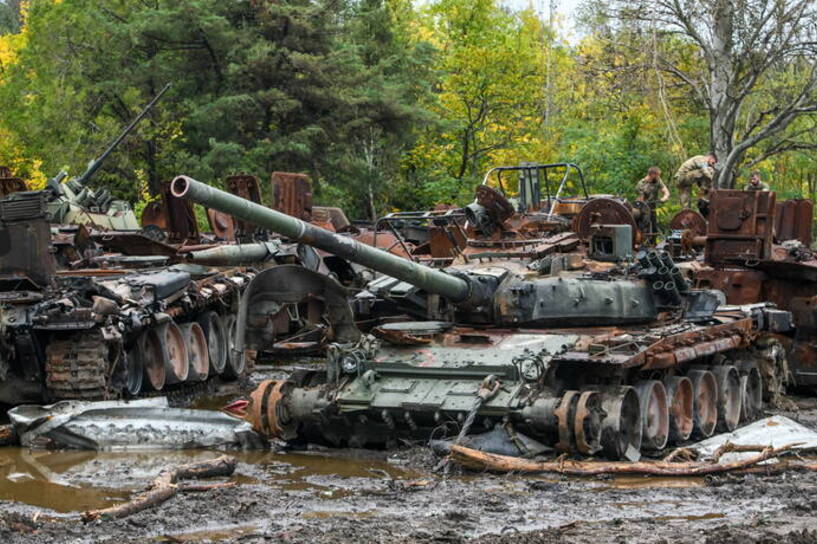 Zniszczony rosyjski czołg. Fot. PAP/Vladyslav Musiienko