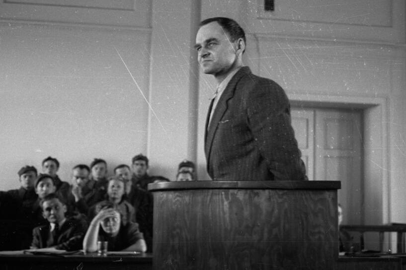 Witold Pilecki podczas składania zeznań, Fot. PAP/Stanisław Dąbrowiecki