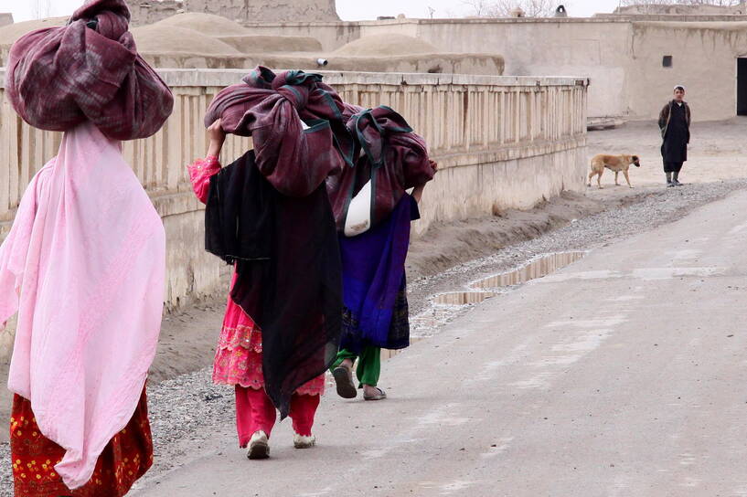 Kobiety w Afganistanie. Fot. PAP/Jerzy Undro
