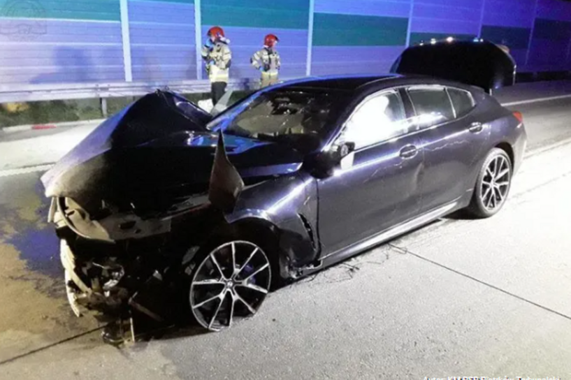 BMW, które brało udział w wypadku, Fot. KM PSP Piotrków Trybunalski
