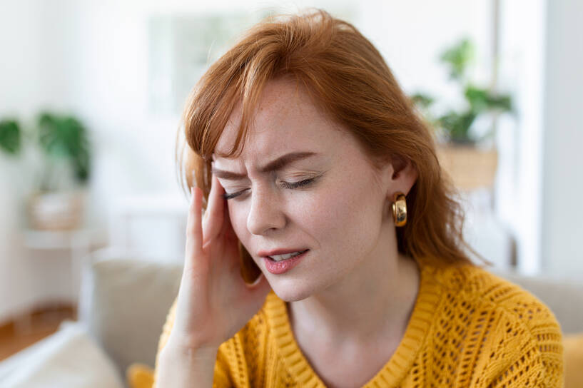 Powszechne bóle głowy mogą wynikać z zapaleń w szyi - uważają naukowcy. Fot. freepik.com (zdjęcie ilustracyjne)
