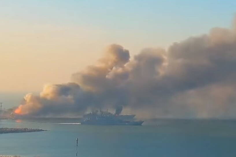 Atak na okręt desantowy. Zdjęcie ilustracyjne. Fot. PAP/Oficjalna strona Morskich Sił Zbrojnych Ukrainy