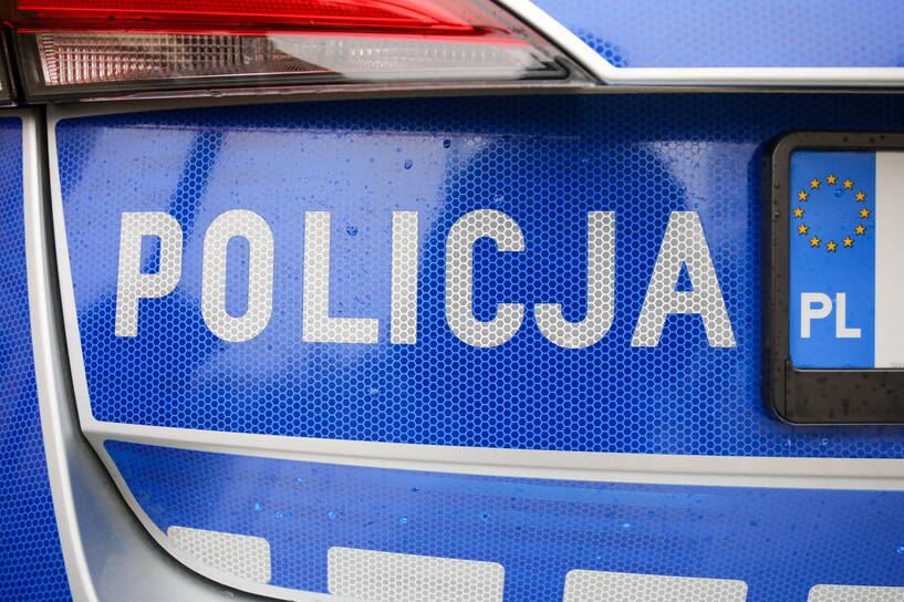 Radiowóz policji, zdjęcie ilustracyjne, fot. PAP/Albert Zawada
