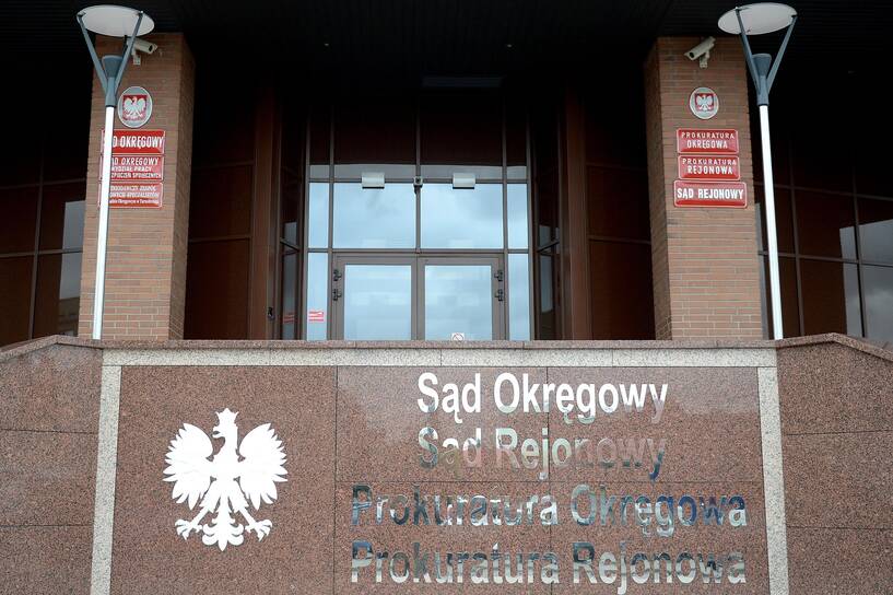 Siedziba Prokuratury Rejonowej i Okręgowej w Tarnobrzegu. Fot. PAP/Darek Delmanowicz