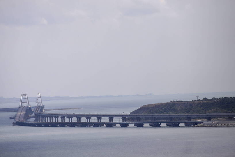 Ruch na moście krymskim ograniczony. Fot. PAP/AA/ABACA (zdjęcie ilustracyjne)