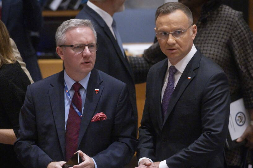 Ambasador Krzysztof Szczerski i prezydent Andrzej Duda Fot. Justin Lane/PAP/EPA