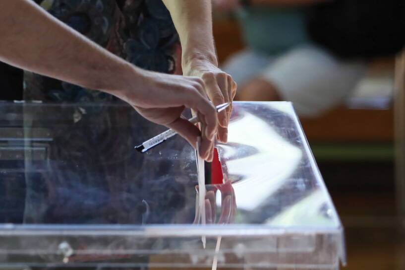 Głosowanie (zdjęcie ilustracyjne), fot. PAP/Leszek Szymański