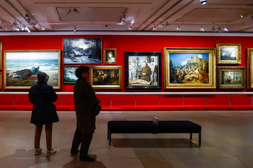 Wystawa „Paryż 1874. Wymyślić impresjonizm” w paryskim Musée d'Orsay. Fot. PAP/EPA/Mohammed Badra