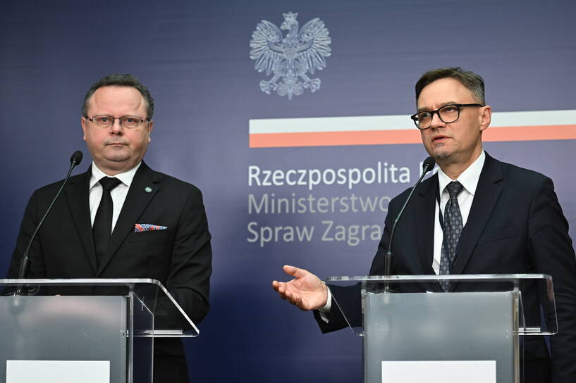 Rzecznik MSZ Paweł Wroński i wiceminister spraw zagranicznych Andrzej Szejna, fot. PAP/Radek Pietruszka