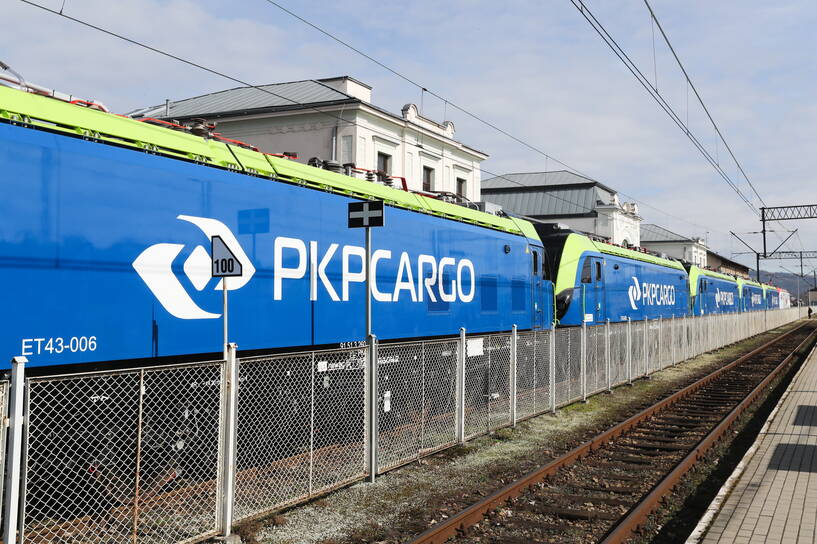 Uroczystość przekazania nowych lokomotyw wielosystemowych firmy Newag dla PKP Cargo w 2023 roku, fot. PAP/Grzegorz Momot