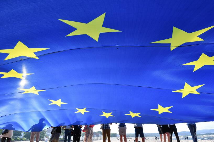 Flaga Unii Europejskiej Fot. PAP/Andrzej Jackowski
