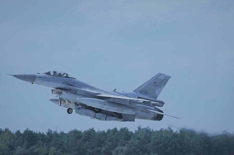 F-16 Fot. PAP/Grzegorz Michałowski (zdjęcie ilustracyjne)