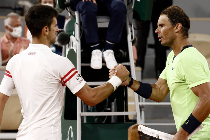 Novak Djokovic, Rafael Nadal. Fot. PAP/EPA/YOAN VALAT 