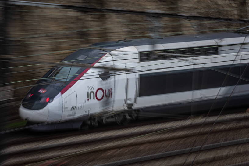 Francuskie koleje dużych prędkości, fot. PAP/EPA/CHRISTOPHE PETIT TESSON