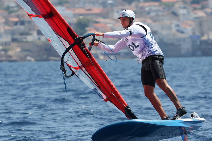 Paweł Tarnowski. Fot. PAP/EPA/	OLIVIER HOSLET