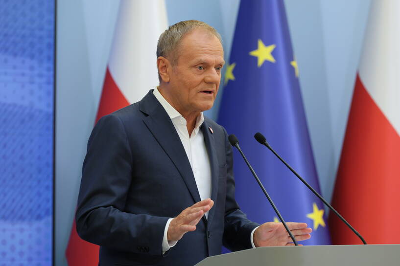 Premier Donald Tusk podczas konferencji prasowej w siedzibie KPRM w Warszawie, fot. PAP/Paweł Supernak