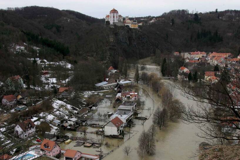 Powódź w czeskim miasteczku. Zdj. ilustracyjne. Fot. PAP/EPA/ALZBETA JUNGROVA