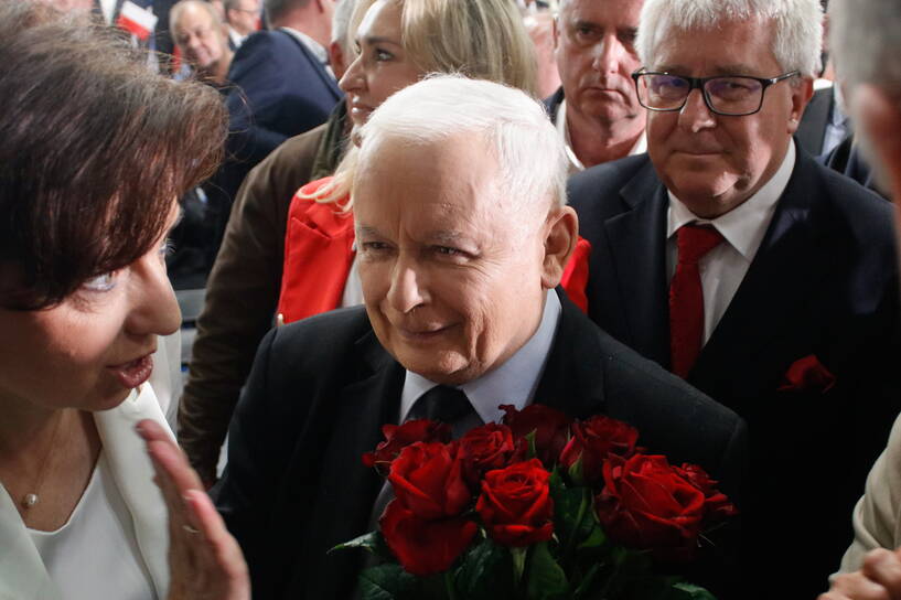 Marlena Maląg, Jarosław Kaczyński i Ryszard Czarnecki Fot. PAP/Bartosz Skonieczny 