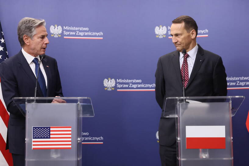 Minister spraw zagranicznych RP Radosław Sikorski i sekretarz stanu USA Antony J. Blinken. Fot. PAP/Leszek Szymański