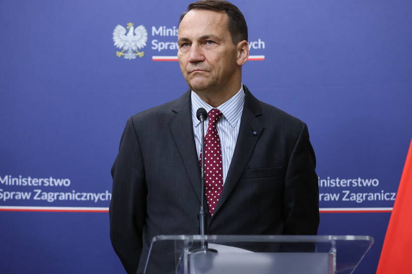 Minister spraw zagranicznych Radosław Sikorski, fot. PAP/Leszek Szymański