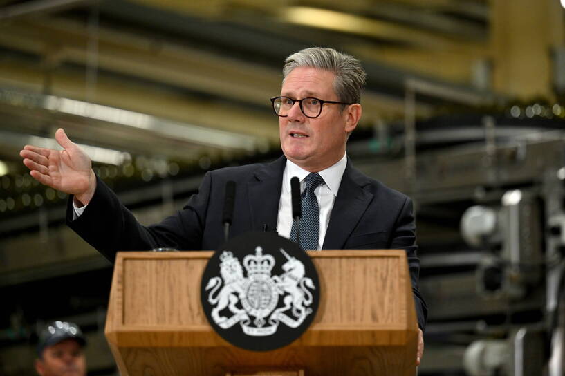 Keir Starmer. Fot. PAP/EPA/ANTHONY DEVLIN/POOL