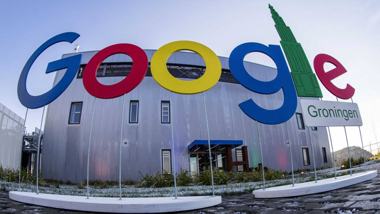 Exterior view of the Google Groningen logo for the office during the opening of the new Google data center in Eemshaven, The Netherlands, 06 December 2016.  EPA/VINCENT JANNINK 
Dostawca: PAP/EPA. PAP/EPA © 2017 / VINCENT JANNINK