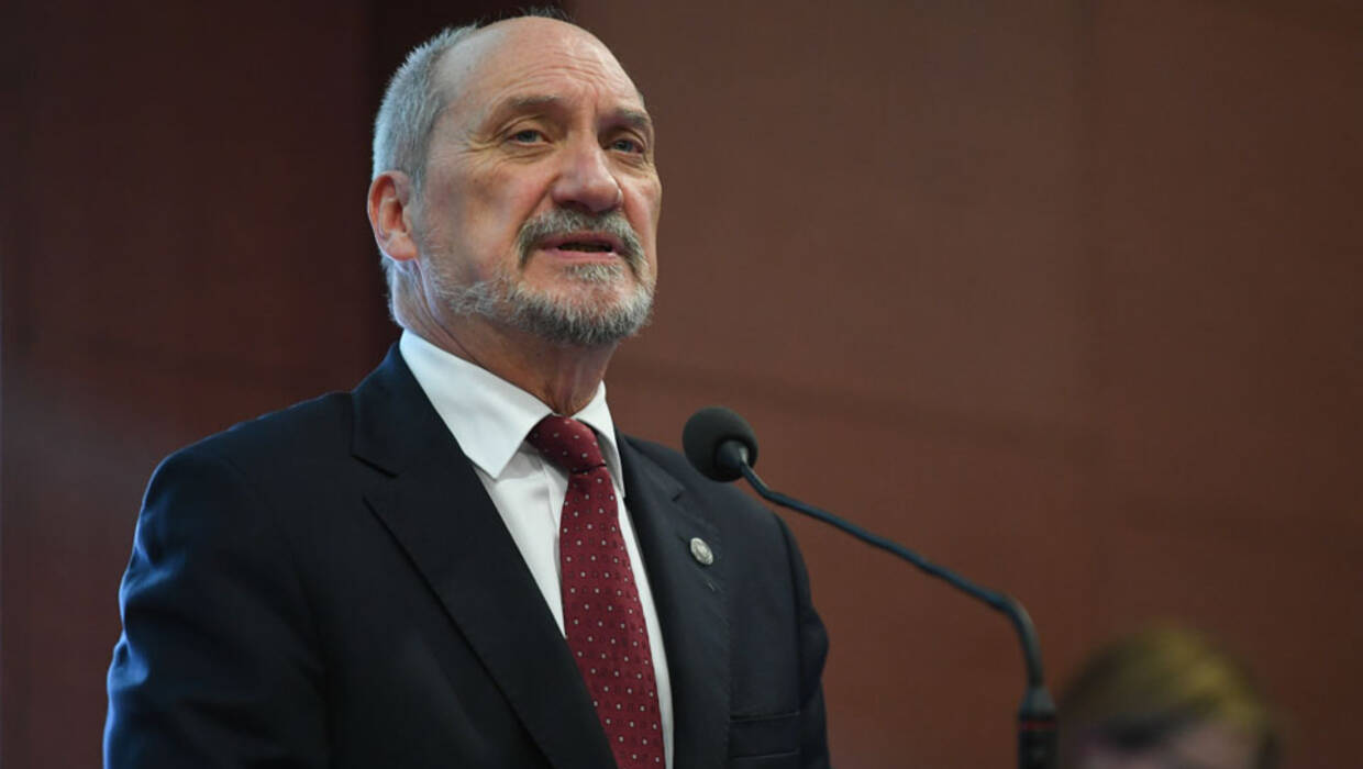 Warszawa, 18.10.2017. Minister obrony narodowej Antoni Macierewicz podczas spotkania ze studentami oraz kadrą naukową Uniwersytetu Kardynała Stefana Wyszyńskiego, 18 bm. w Warszawie. (mr)  Archiwum PAP/Bartłomiej Zborowski 