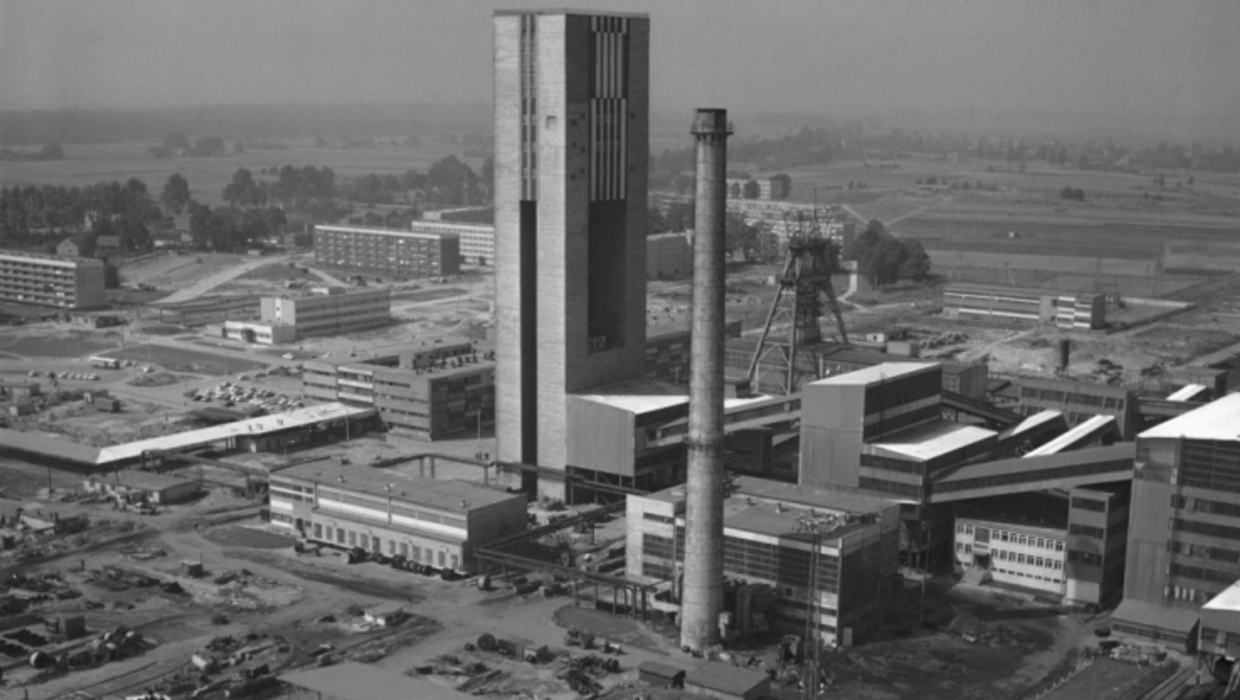 Bieruń 09.1977. Kopalnia Węgla Kamiennego (KWK) Piast (Bieruń Nowy). Fot. PAP/L. Zielaskowski