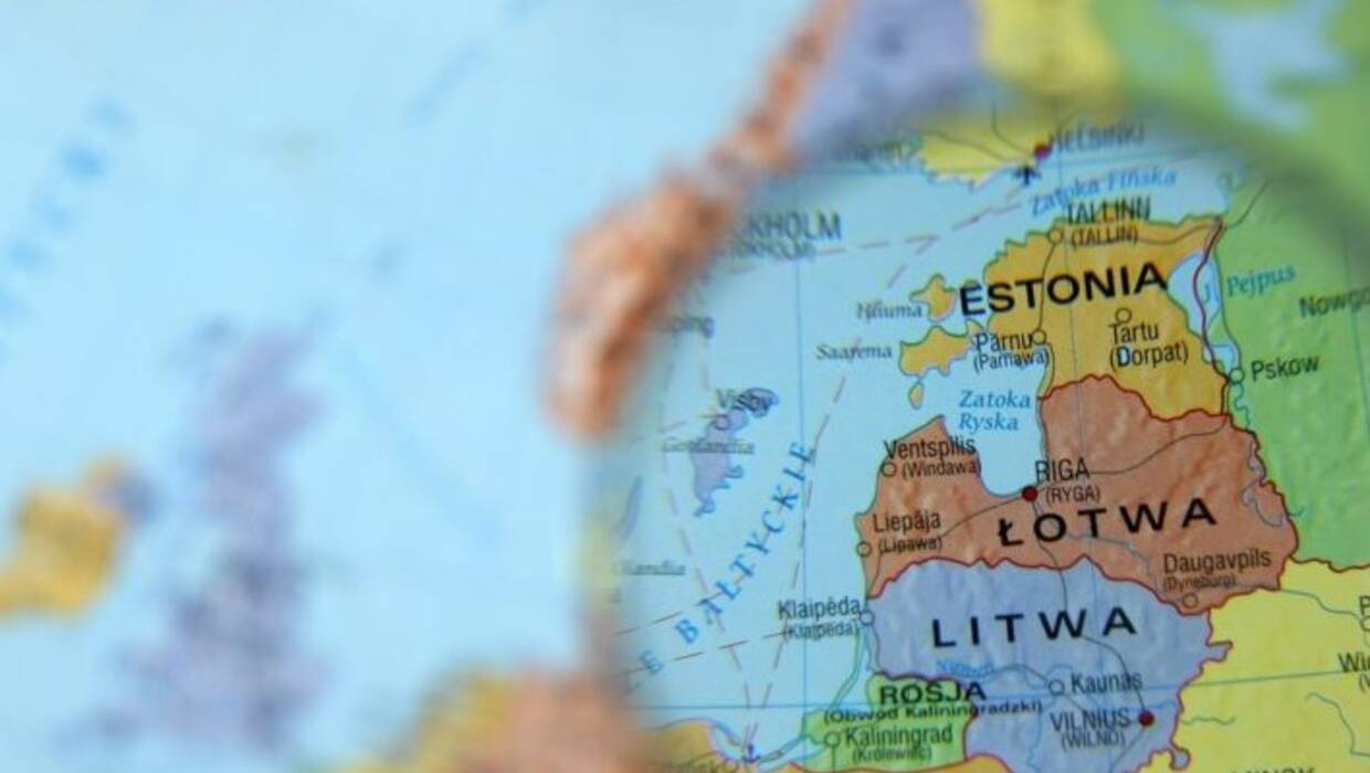 Szefowie dyplomacji Estonii, Litwy i Łotwy zaapelowali o kontynuowanie wspierania śledztw prowadzonych przez Ukrainę. Fot. PAP/Lech Muszyński 