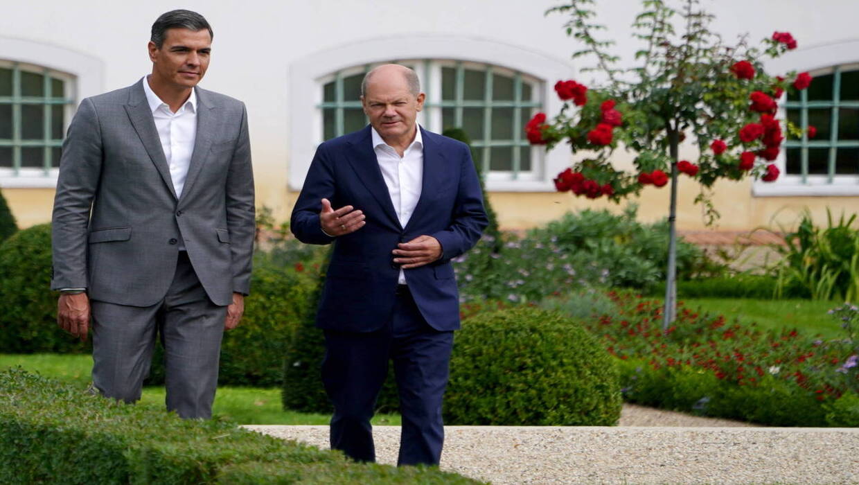 Kanclerz Niemiec Olaf Scholz i premier Hiszpanii Pedro Sanchez. Fot. CLEMENS BILAN PAP/EPA