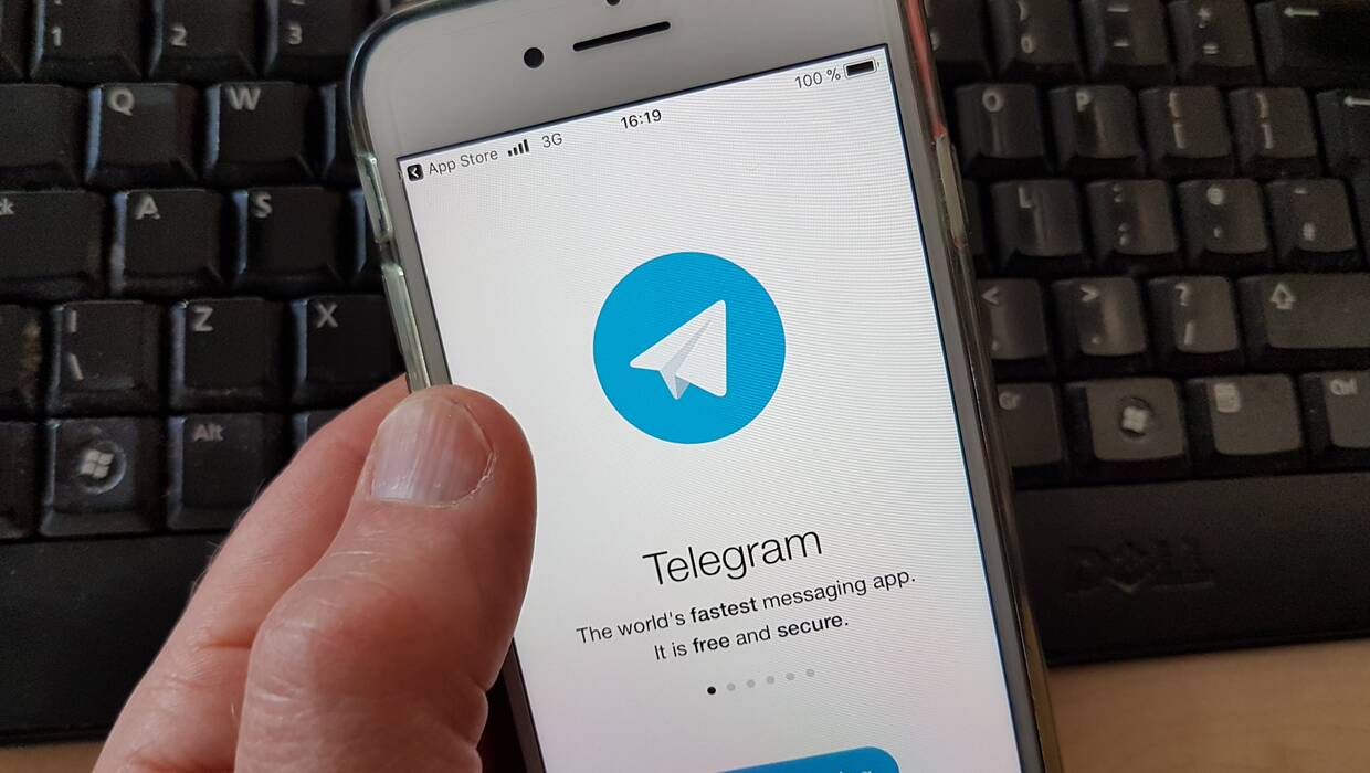 Aplikacja Telegram, zdjęcie ilustracyjne, fot. PAP/EPA/MAURITZ ANTIN