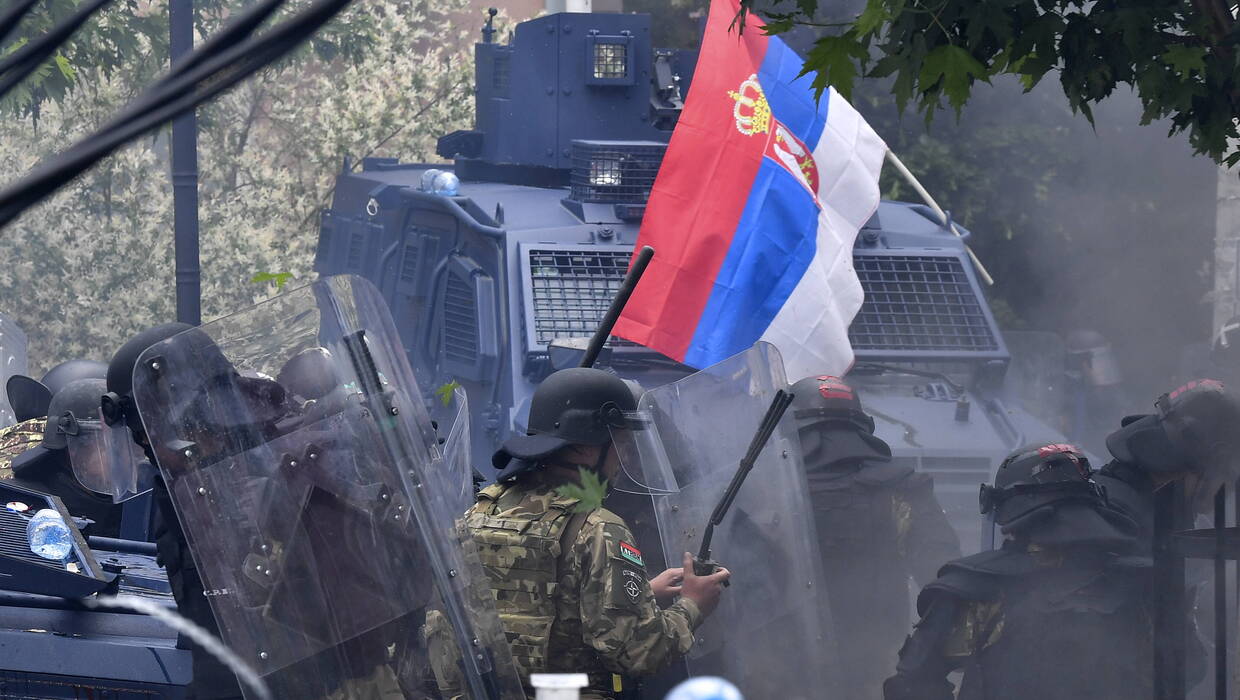 Starcia wojsk NATO z etnicznymi Serbami w Kosowie, fot. PAP/EPA/GEORGI LICOVSKI