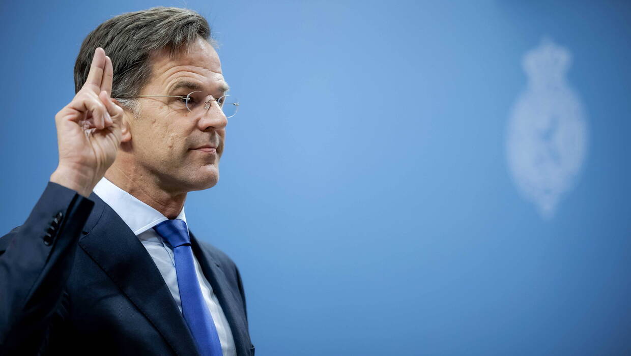 Premier Holandii Mark Rutte w parlamencie w Hadze, fot. PAP/EPA/ANP/ROBIN VAN LONKHUIJSEN