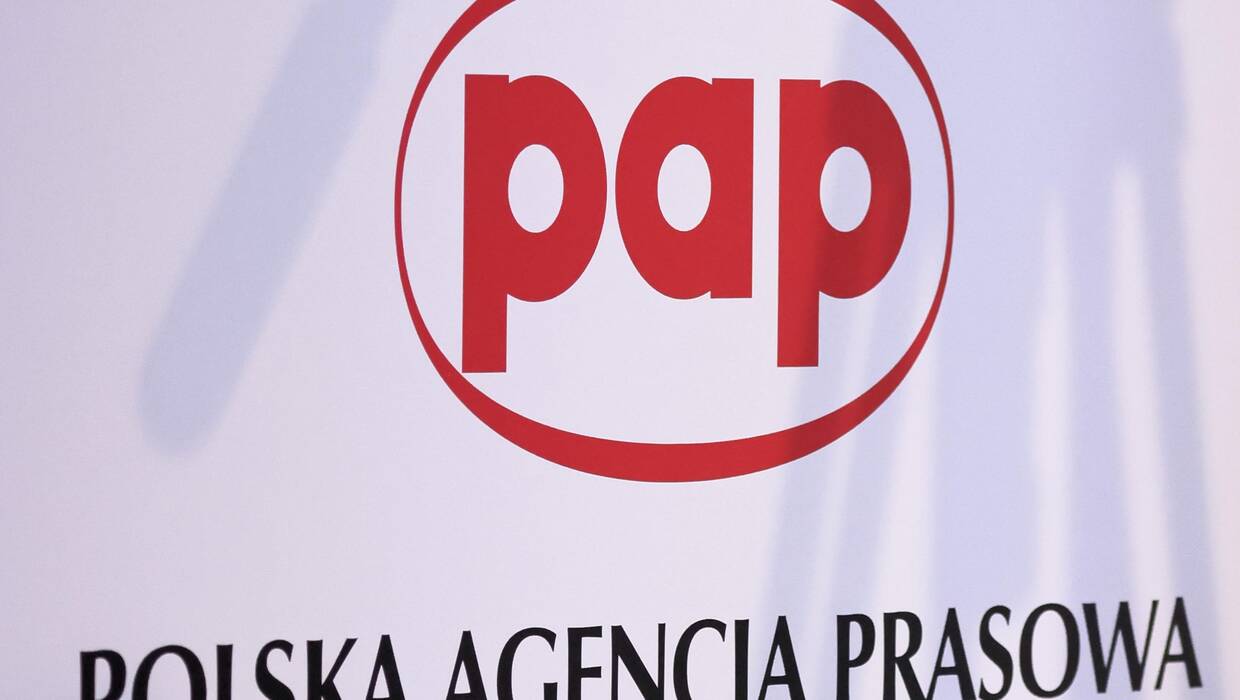Logo Polskiej Agencji Prasowej, fot. PAP/	Leszek Szymański