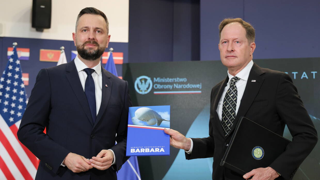 Minister obrony narodowej Władysław Kosiniak-Kamysz (L) oraz ambasador USA w Polsce Mark Brzezinski (P) Fot. PAP/Paweł Supernak