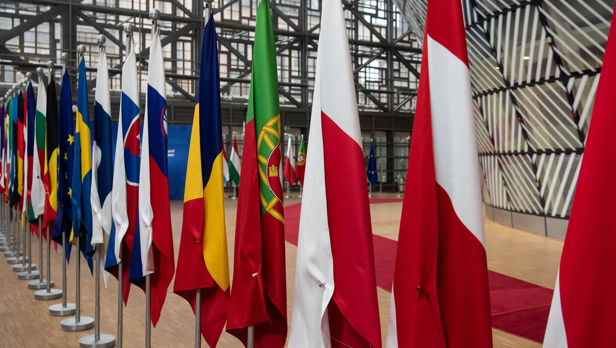 Flagi państw UE Fot. PAP/Andrzej Lange