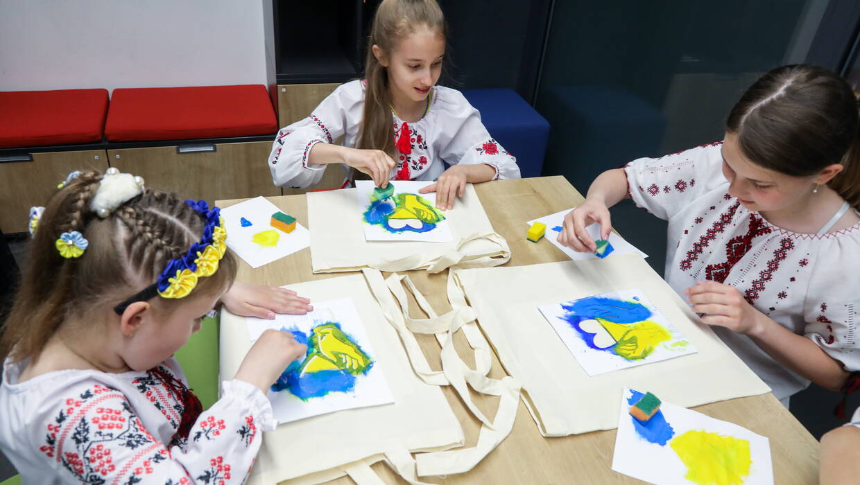 Wiceminister Mucha: od 1 września będzie obowiązek szkolny dla dzieci z Ukrainy, połączony z pobieraniem zasiłku 800 plus. Fot. PAP/	Artur Reszko 9zdjęcie ilustracyjne)