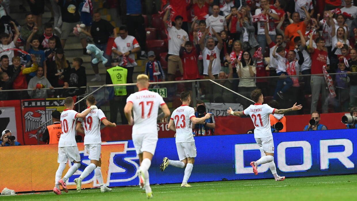  Zawodnik reprezentacji Polski Nicola Zalewski cieszy się z gola podczas towarzyskiego meczu piłkarskiego z Turcją, fot. PAP/Piotr Nowak
