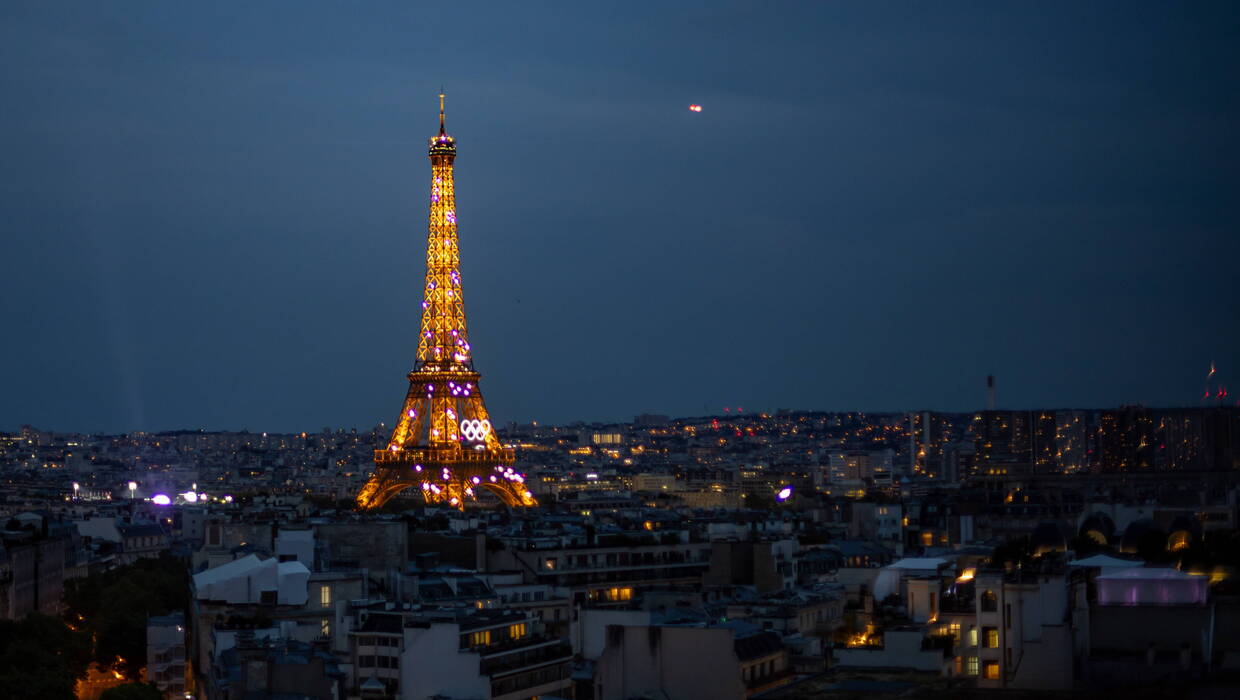 Wieża Eiffla w Paryżu. Fot. PAP/ EPA/MARTIN DIVISEK