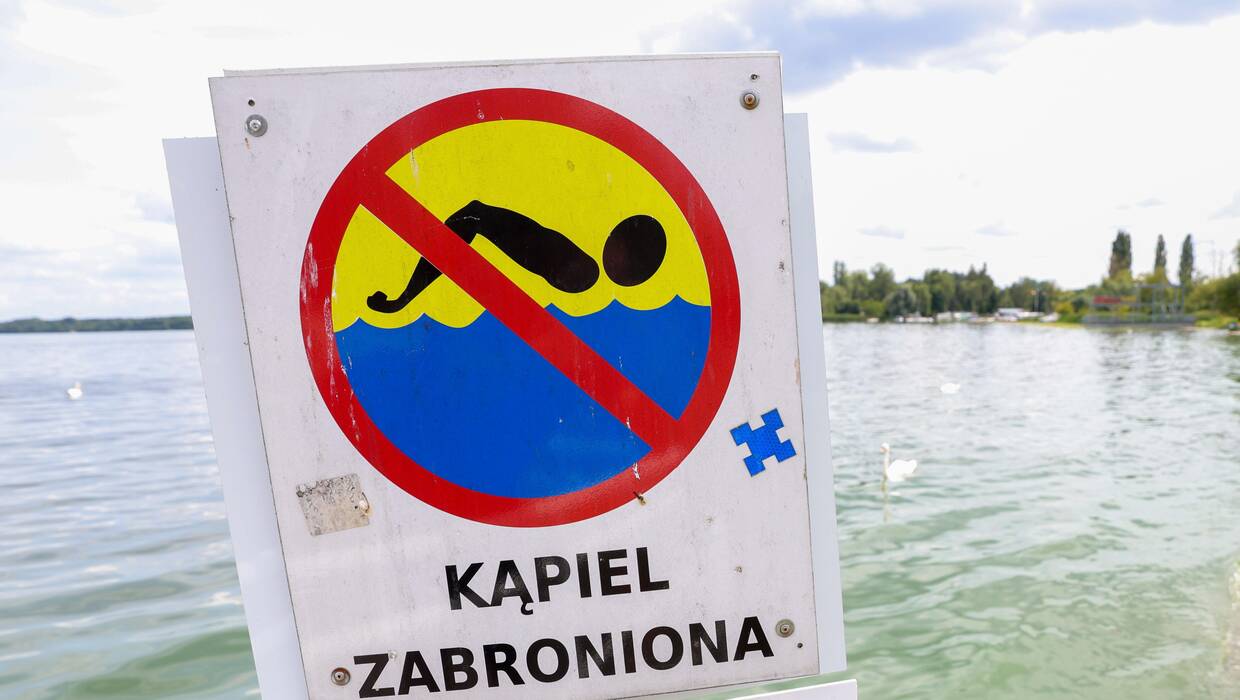 Zakaz kąpieli Fot. PAP/Rafał Guz